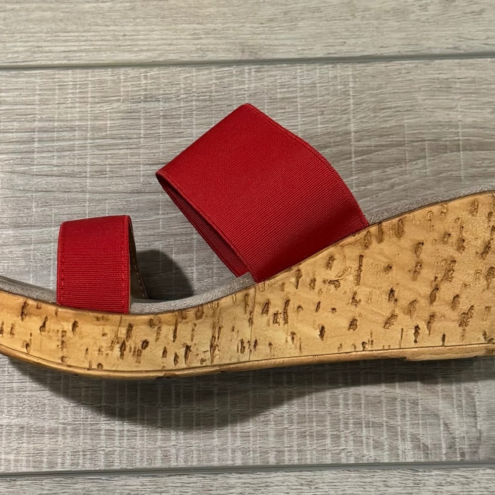 CHARLESTON SHOE CO NWB WASHABLE Lido Wedge Sandal in Red SIZE 8